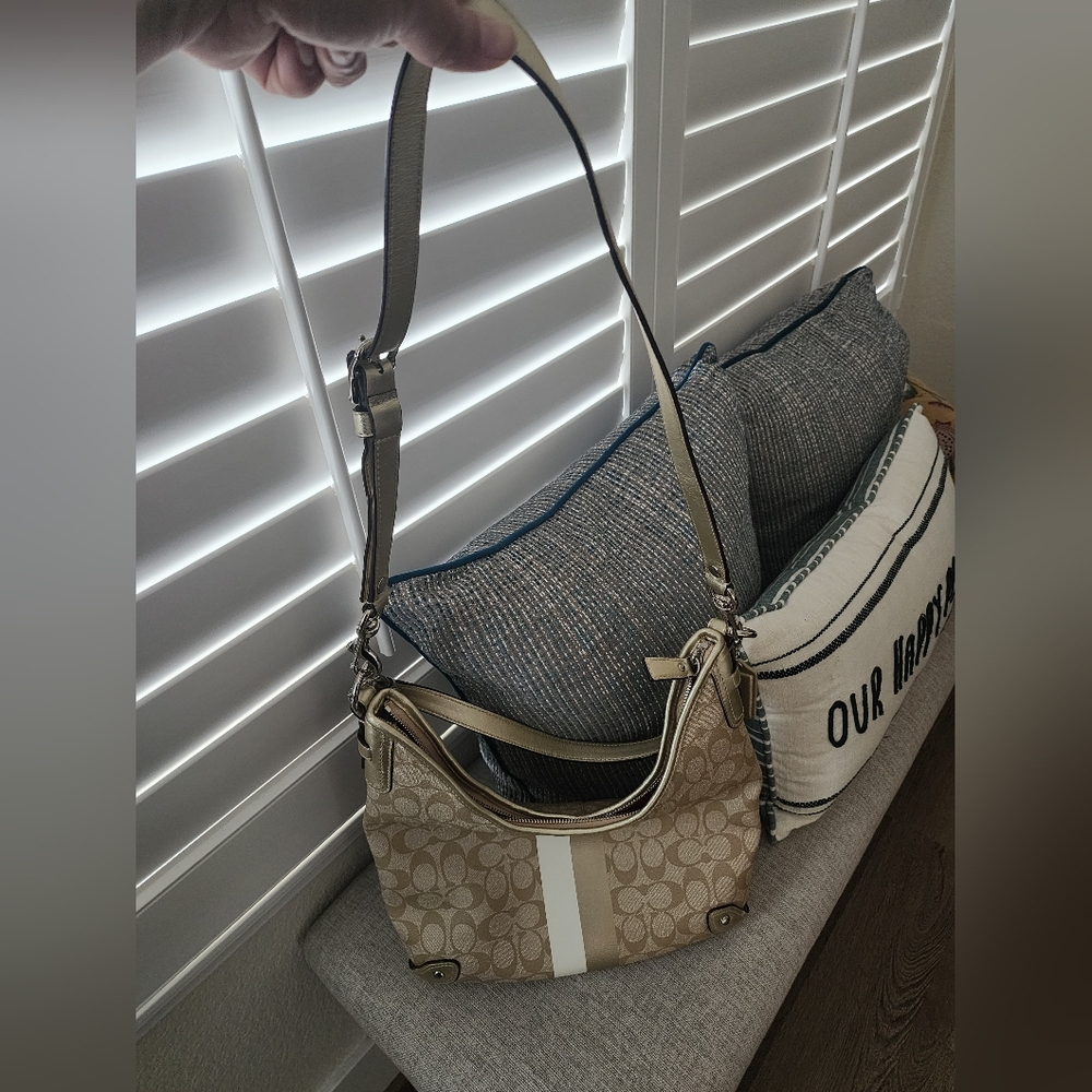 Coach Beige & White & Gold Adjustable 1 Crossbody/1 Shoulder Strap - Picture 15 of 16